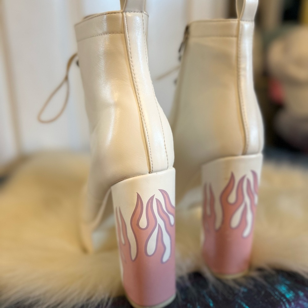 Lamoda White Platform Lace-up Booties W/ Pink Flame Gently Used Women’s Sz 8.5 - Picture 9 of 15